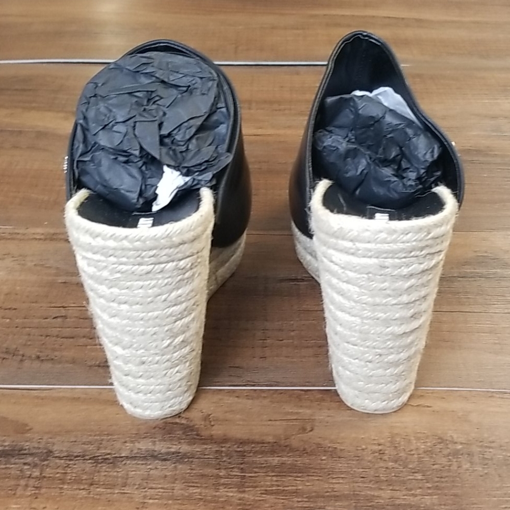 DKNY Women's Eari Wedge Slide Sandals - Picture 4 of 4